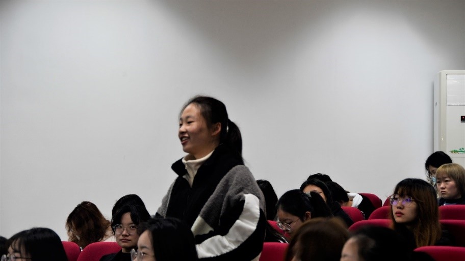 外国语学院举办“38女神节——关爱女生心里科普”讲座