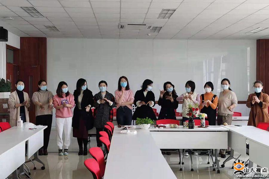 ［计算机］开展手工才艺展示活动庆祝“三八”国际妇女节