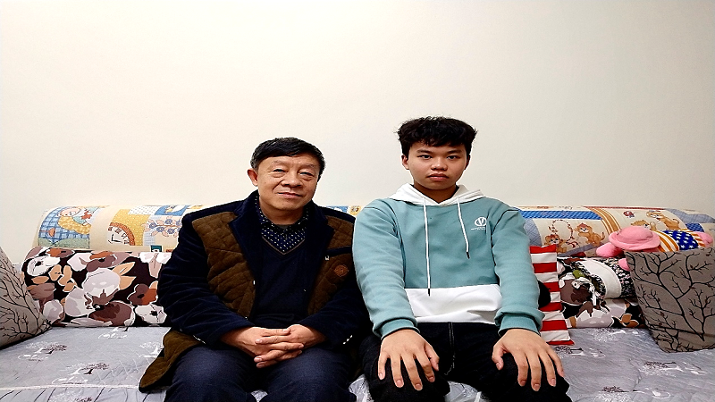 重庆大学“心有所信，方能远行”实践团采访老兵老党员