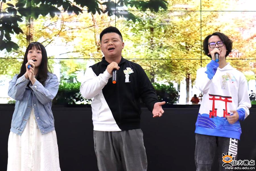 ［外语］第十四届外文节开幕