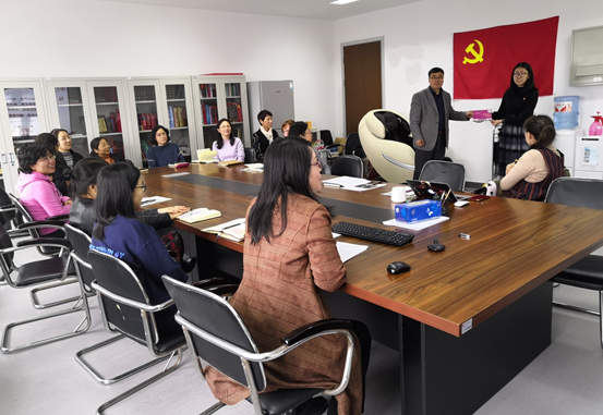 天津大学期刊中心党支部发展高层次海归人才入党