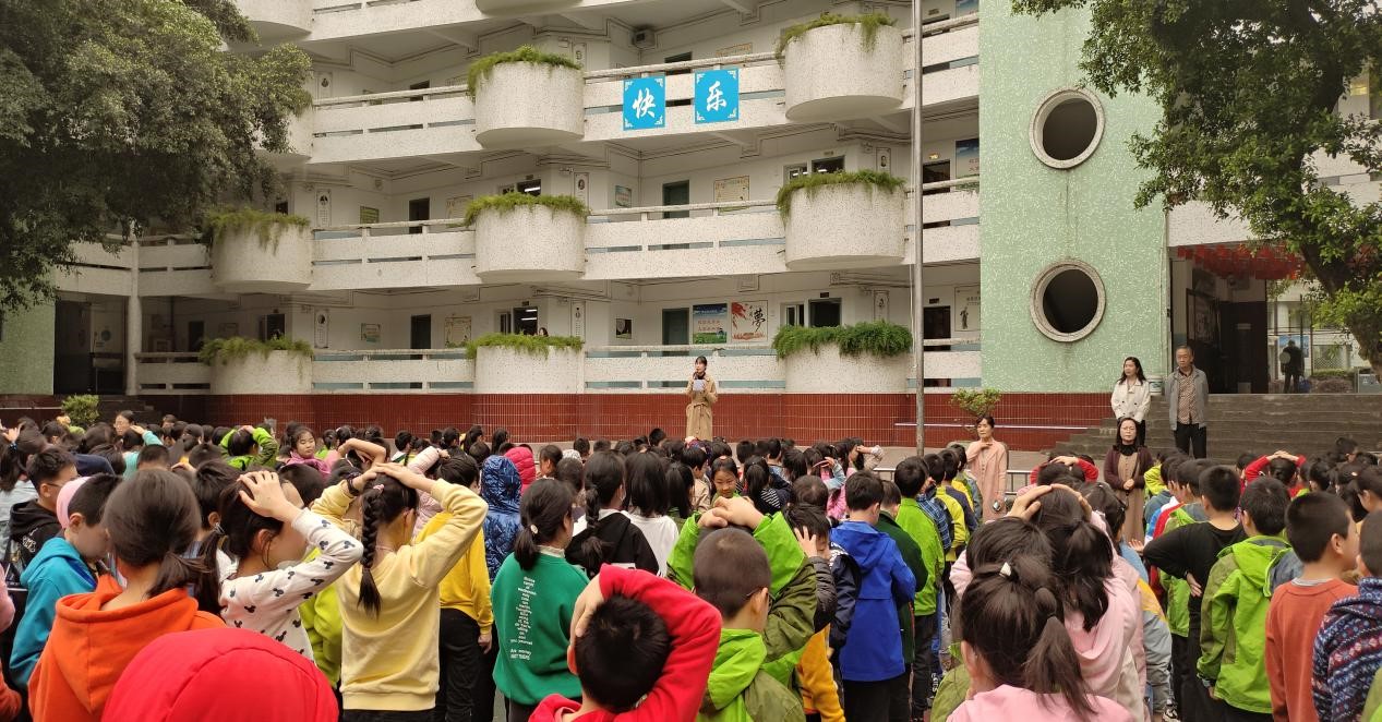 保卫处为重大附小组织开展防空疏散演习