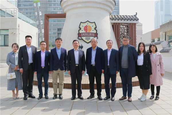 重庆大学医学部主任刘国祥一行来访交流