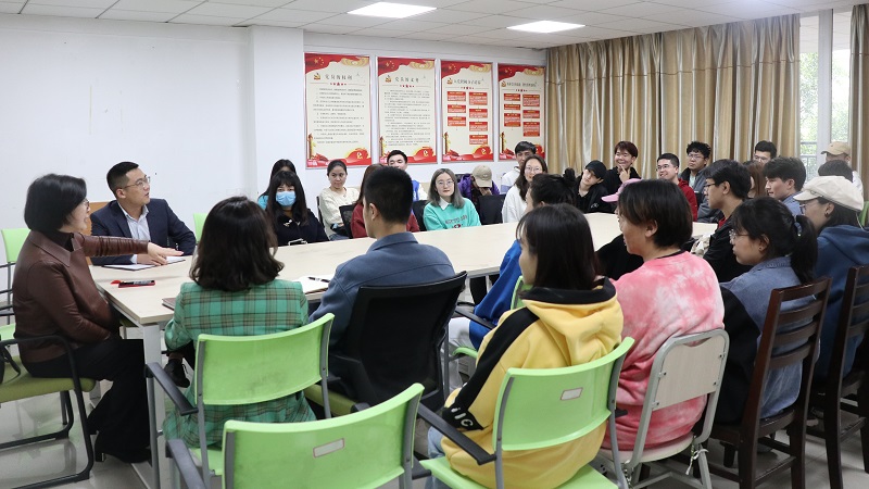 管科学院召开少数民族学生座谈会