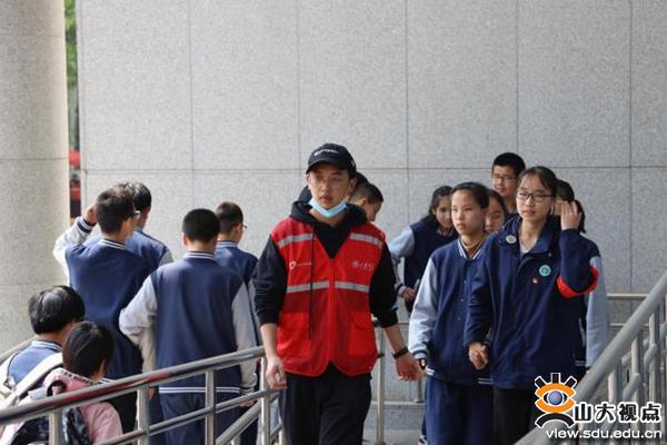 ［新闻］举行“天使进山大聆听光影”学党史送温暖活动