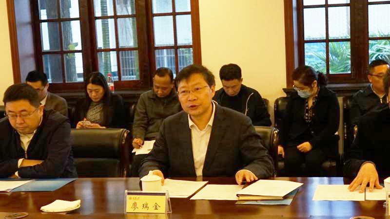 重庆大学与石河子大学举行对口支援座谈会