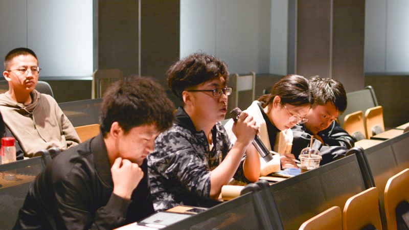 重庆大学研究生第五届学术活动月之《空间形态原型的前沿案例探讨》讲座顺利开展