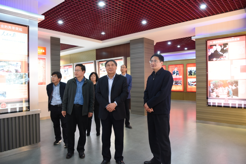 我校举行敦聘清华大学李志民教授为荣誉教授仪式暨学术报告会