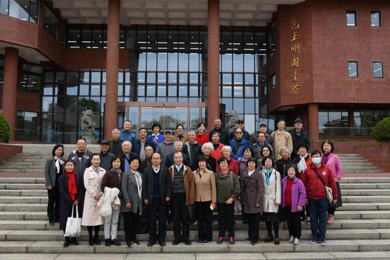 赓续传承，继往开来——图书馆退休老同志回馆交流