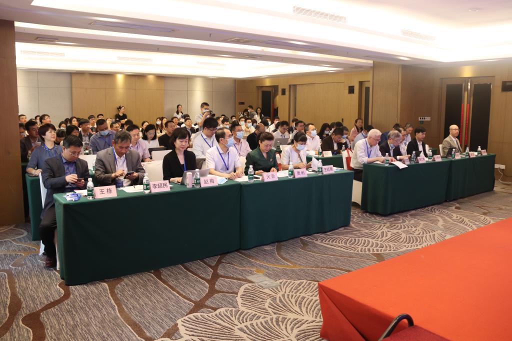 中华美国学会年会深探疫情下美国与世界