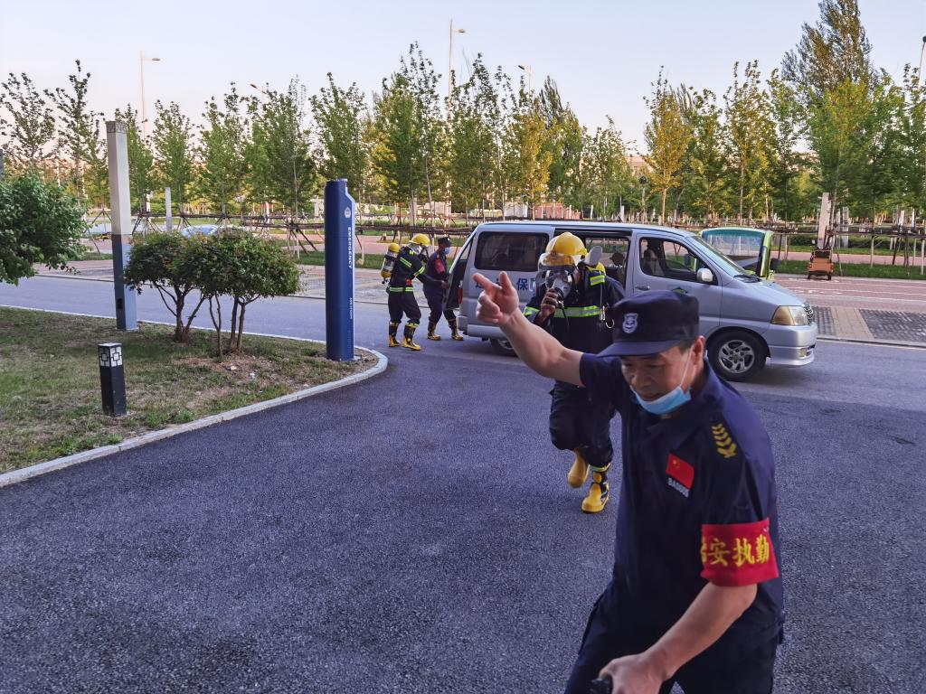 公安处开展应对突发事件系列应急救援演练