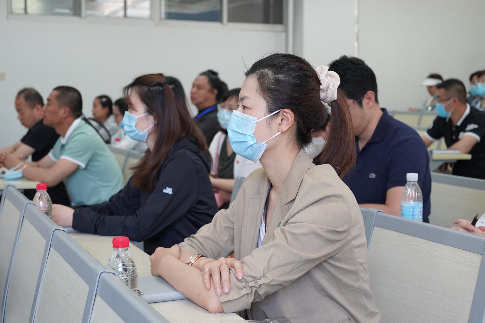 第十三届全国青联委员培训班（天津）学员赴我校参观学习