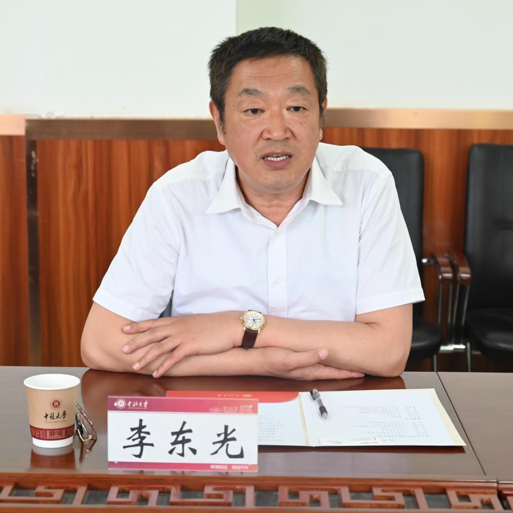 中车大同电力机车有限公司董事长、党委书记黄启超一行来校调研交流