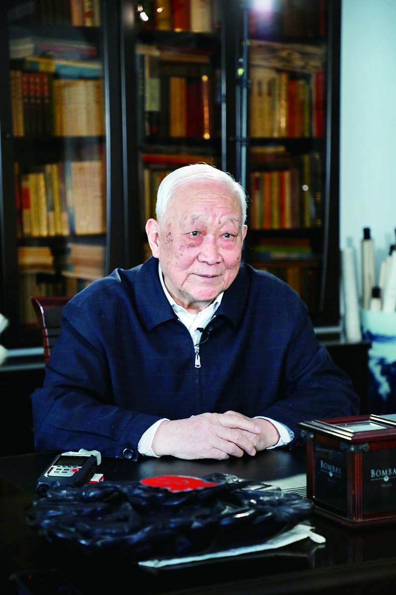 【校报特稿】建党百年：“是党的组织领导保住了中国第一所大学”​——访何国模学长