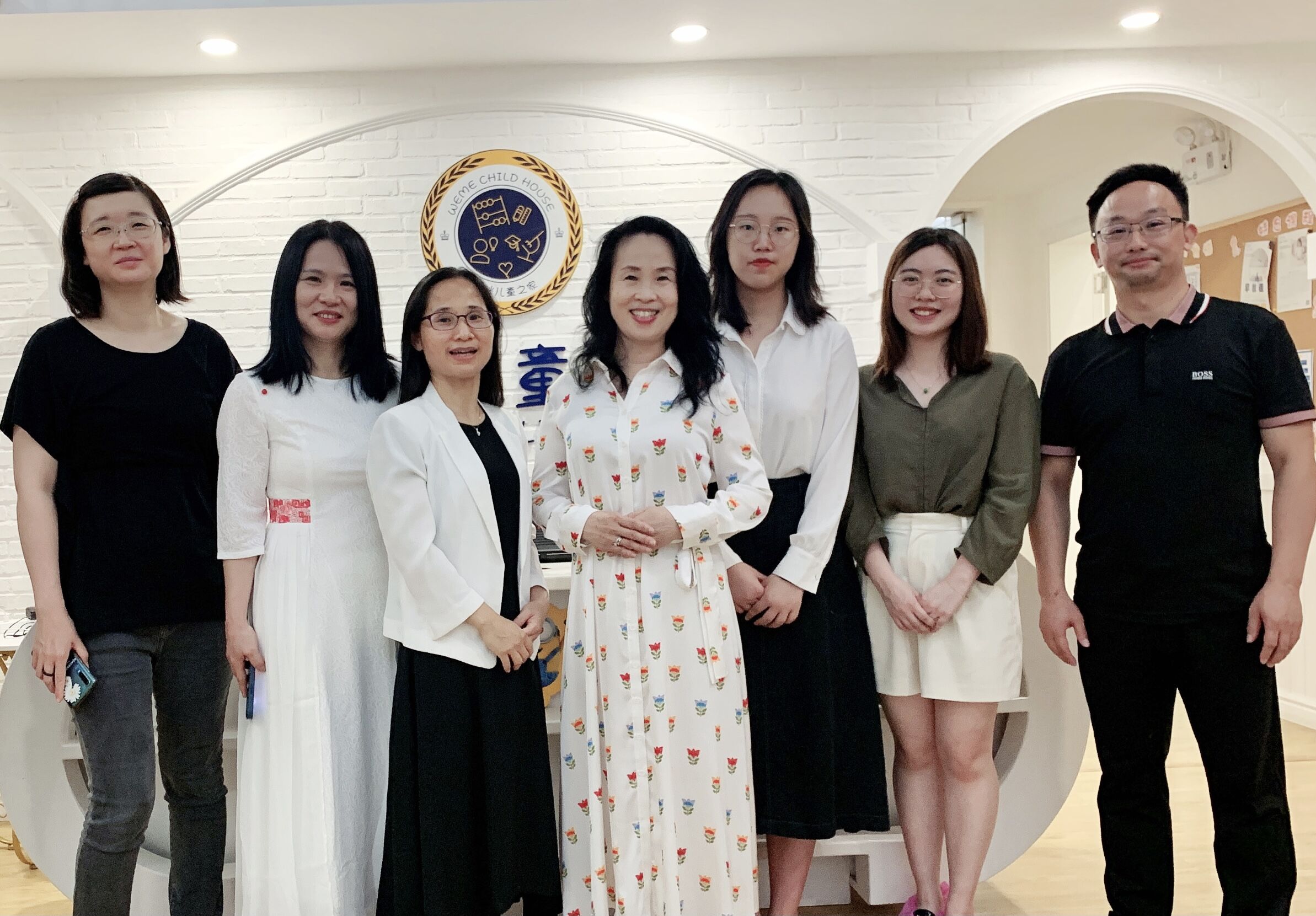 台盟广东省委会副主委、暨大台盟小组组长卢馨教授率调研组在广州市开展课题调研