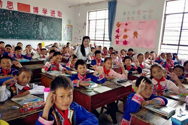 [永远跟党走]百年初心历久弥新，教书育人砥砺前行