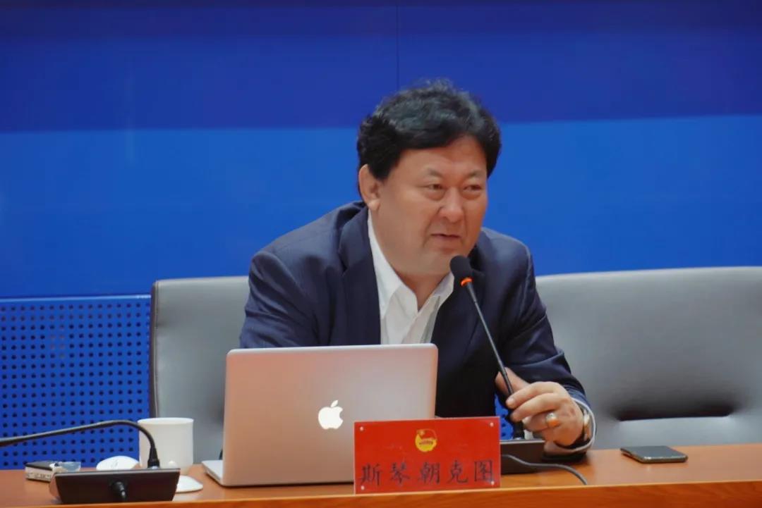 名人名家进校园——著名作曲家斯琴朝克图走进内蒙古师范大学
