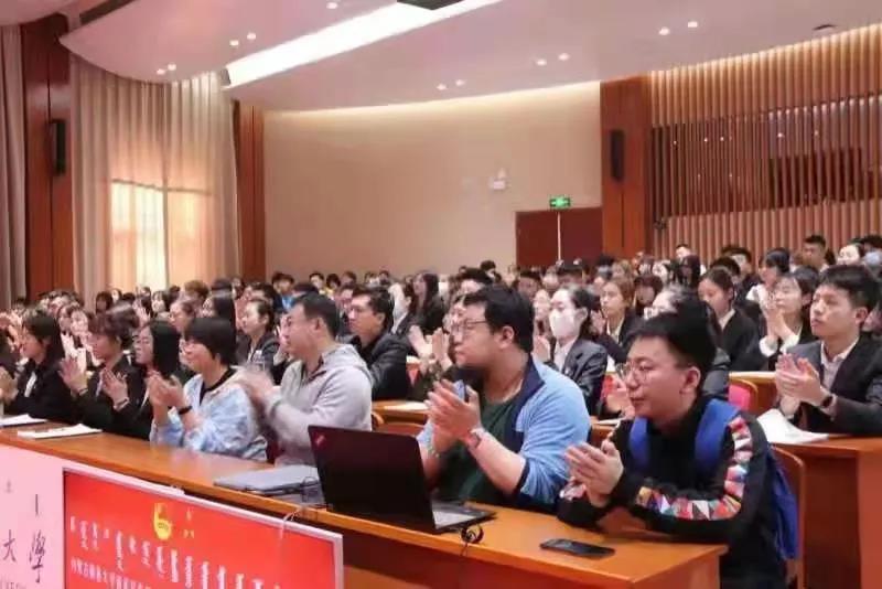 名人名家进校园——著名作曲家斯琴朝克图走进内蒙古师范大学