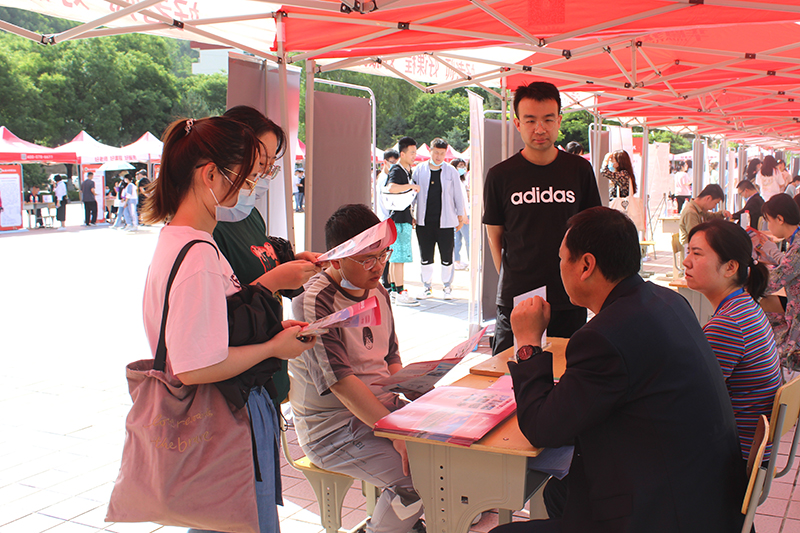 【学党史办实事】我校举办医学类专场招聘会