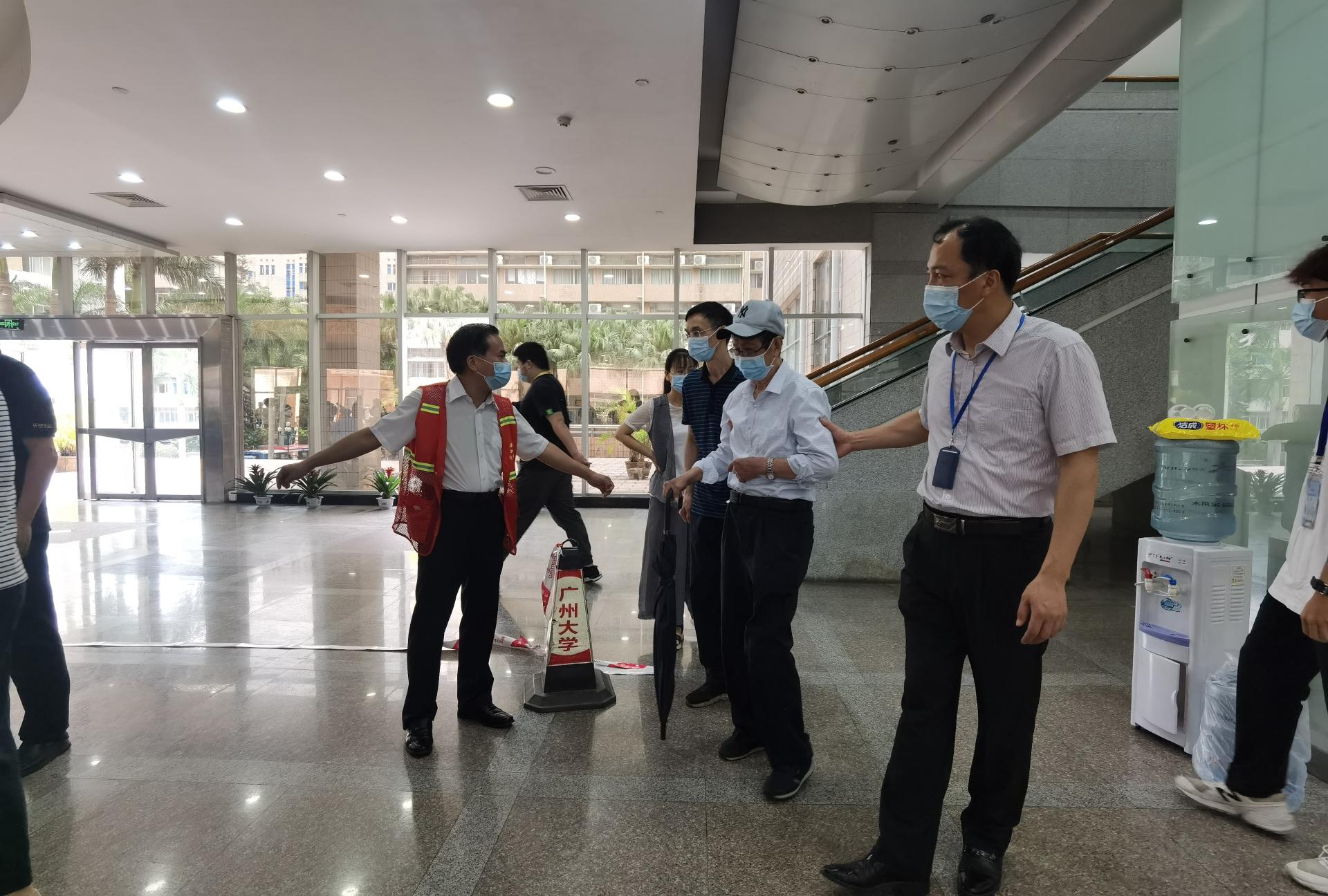 倾情助力社区疫情防控广大人在行动