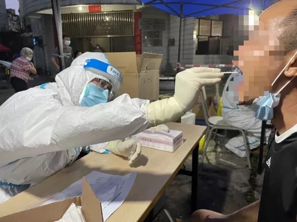【我为群众办实事】守护广州，附属第一医院医务人员勇筑堡垒争当先锋
