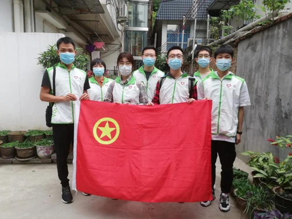 【我为群众办实事】“青”听五老悟思想，“医”心一意办实事