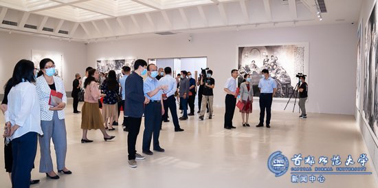 “铸史图真——王珂现实主义水墨人物画展”在我校举办