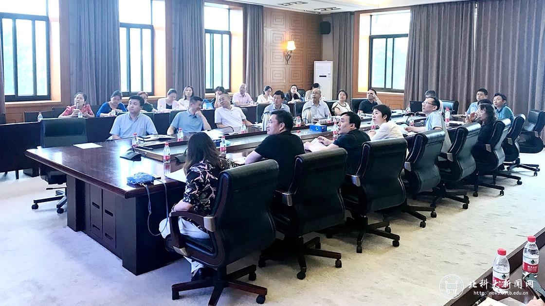 学校召开2021年研究生招生宣传工作总结会暨2022年工作部署会
