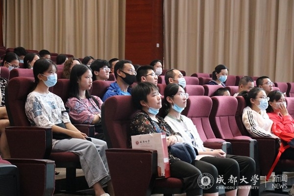 “我们是成大的铁粉”！校园开放周首日迎来热情访客