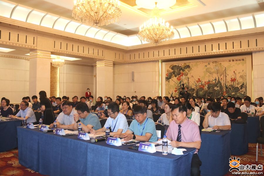 ​［公卫］山大癌症防控与政策研究中心揭牌仪式举行