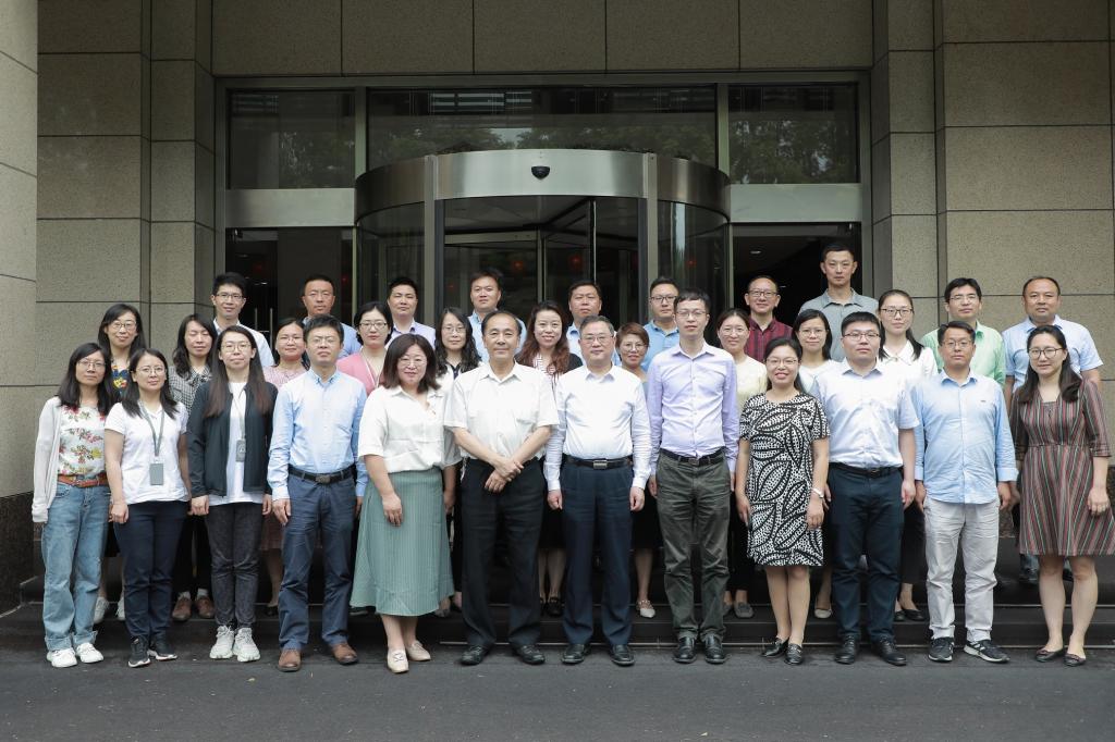 上海大学第三十二期中青年干部培训班开班