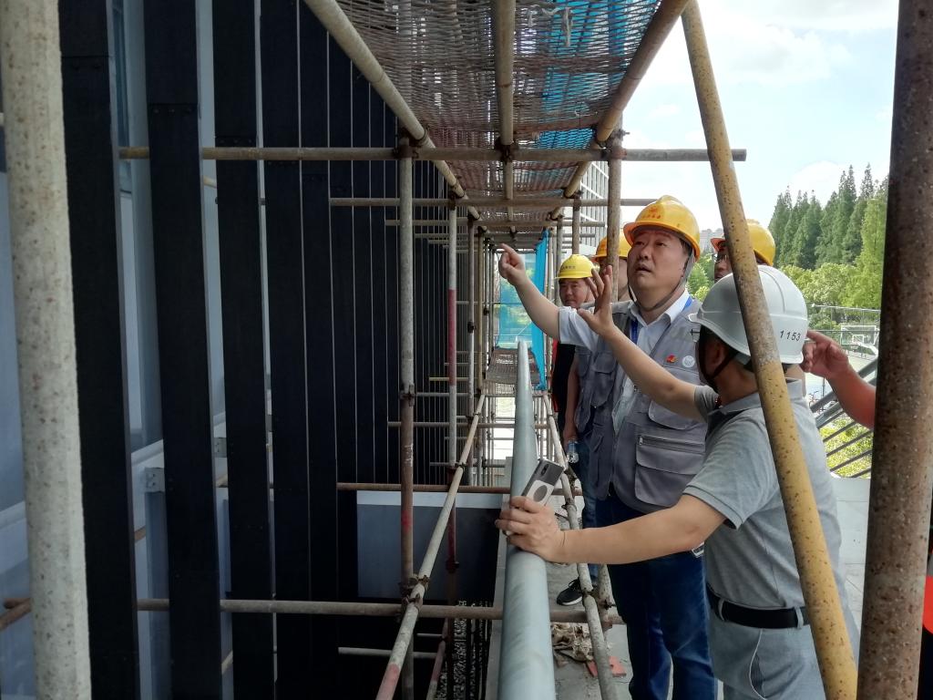 用实干书写担当——记同济大学2021年“追求卓越服务奖”获得者石振明教授