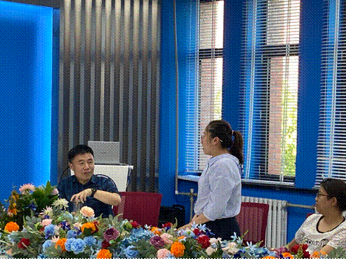 文法学院举办阳光讲坛主题讲座