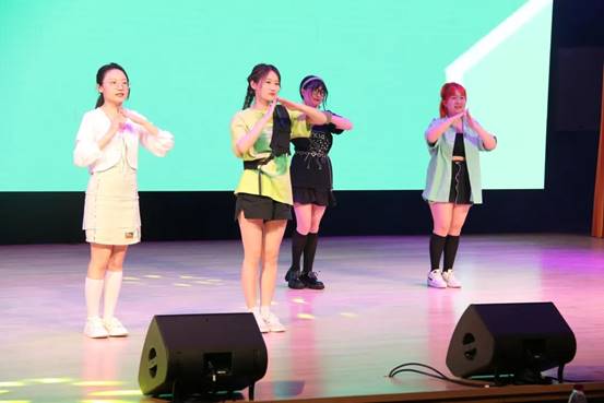 马克思主义学院举办2021届毕业生毕业晚会