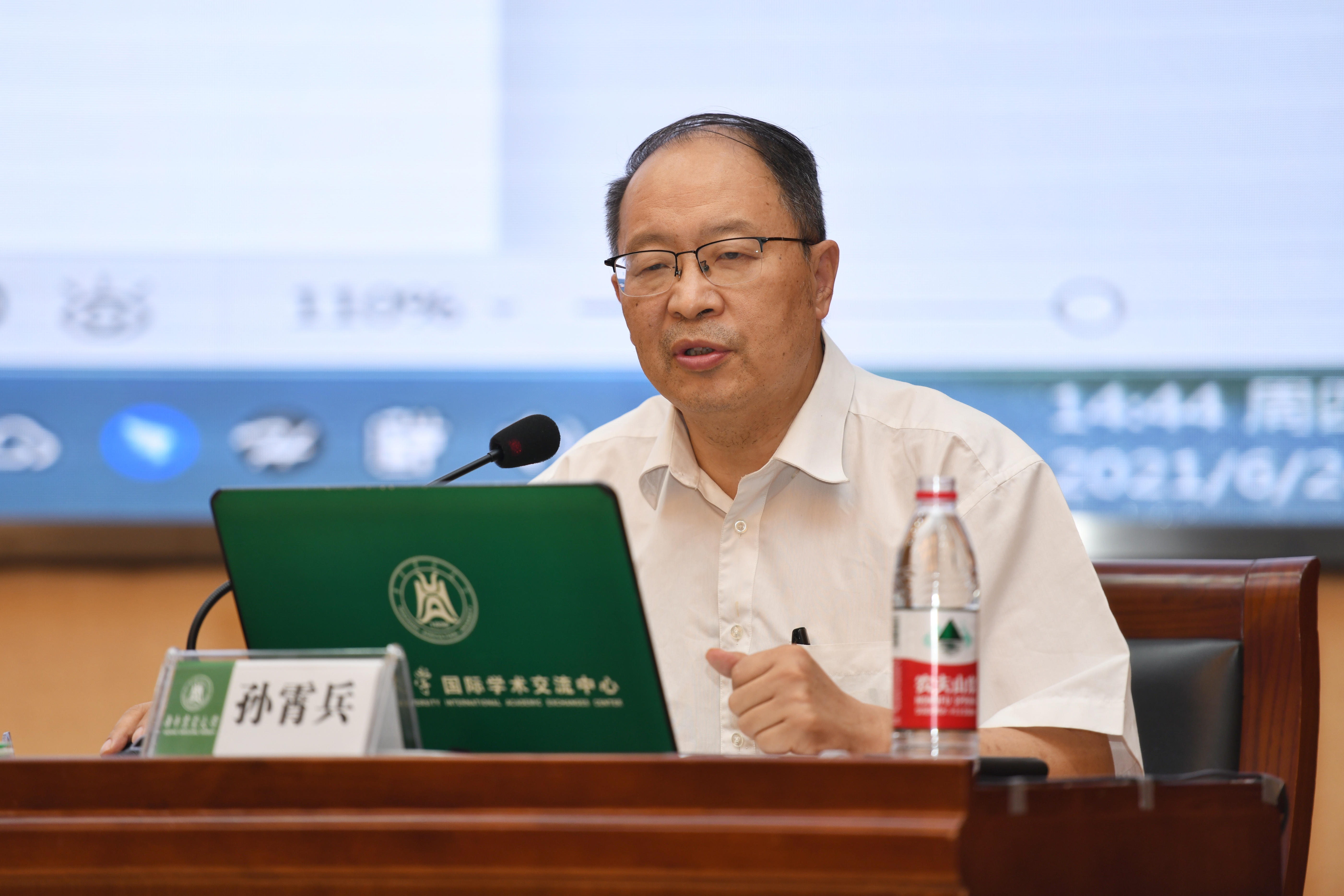 【党史学习教育】我校举办党史学习教育专题学习报告会