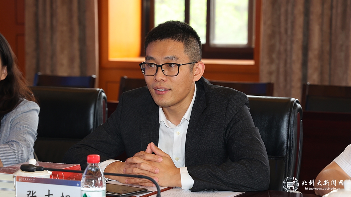 学校与华为公司签订“智能基座”产教融合协同育人基地项目协议