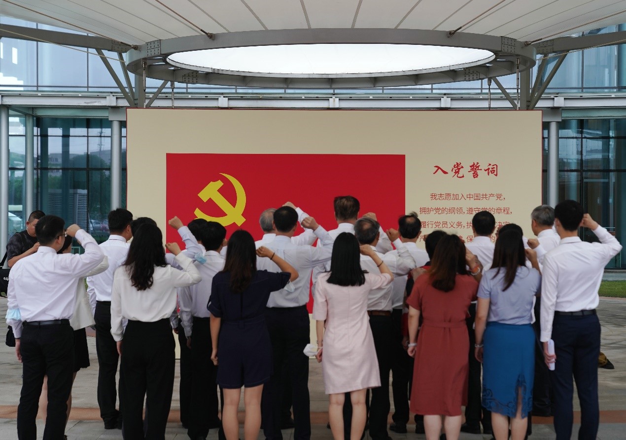 特写：一次特殊的党日活动