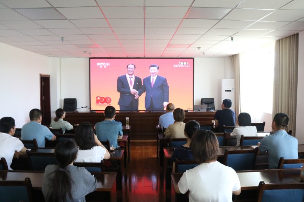 高台干部学院组织收听观看庆祝中国共产党成立100周年“七一勋章”颁授仪式