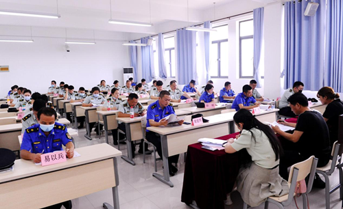 学院举行2021年度江夏区城管局法规员专项培训班开班典礼