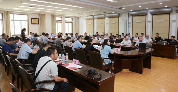 智慧牧业科学与工程专业建设研讨峰会在我校召开