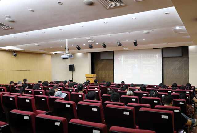 北理工图书馆党总支组织收看庆祝中国共产党成立100周年大会