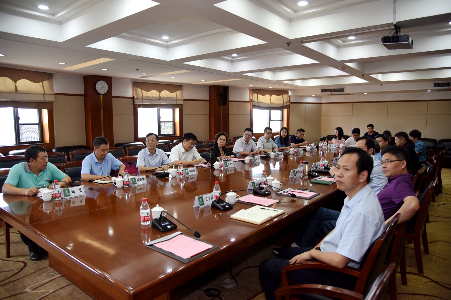 仲恺农业工程学院院长程萍一行来校交流