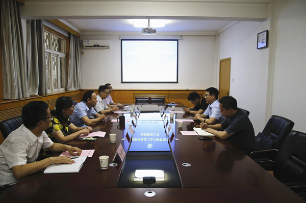 [走访慰问]省总工会党组副书记、副主席兰新哲一行来我校 开展“送清凉”慰问活动