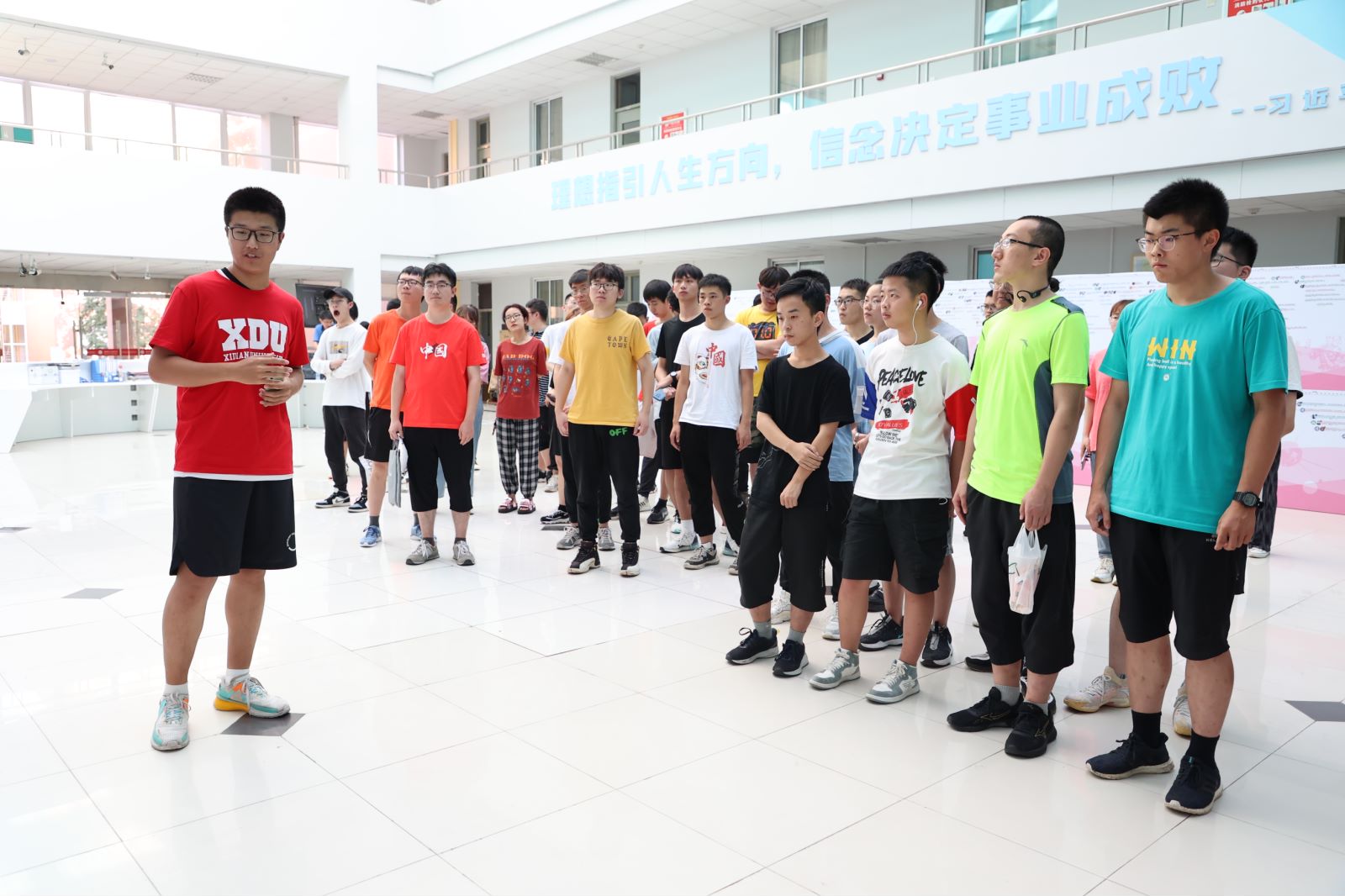 【学党史】《时间上的中国共产党》知识图谱党史教育主题展举办
