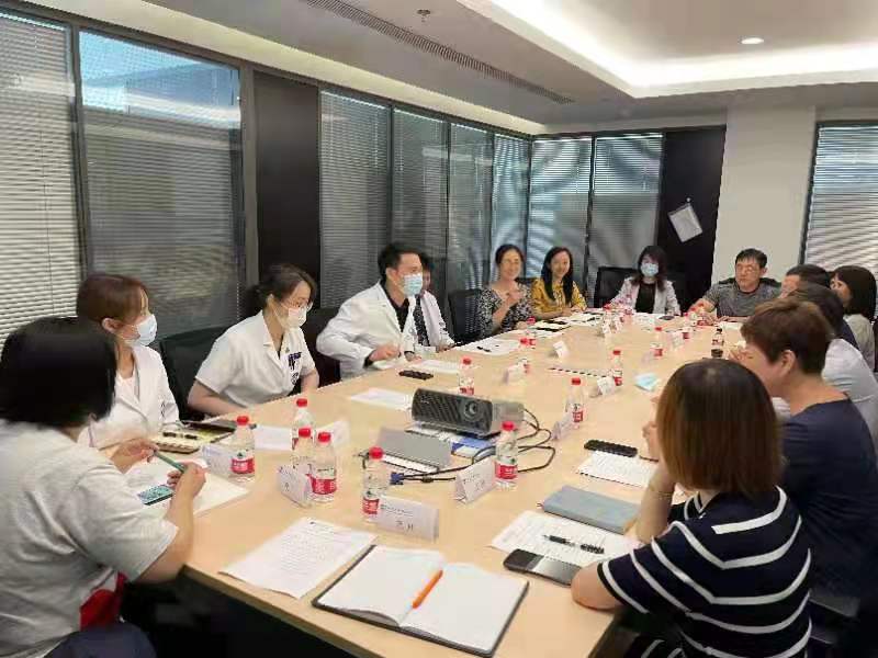 副校长李双辰带队赴北京大学国际医院交流座谈