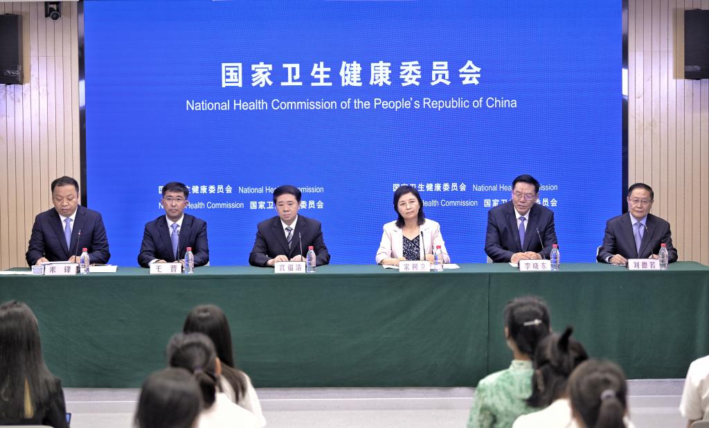 党委书记宫福清在“七一勋章”获得者先进事迹媒体宣讲会上宣讲