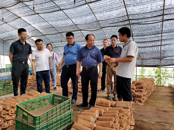 我校在陕西省第十八届学位与研究生教育研讨会上作报告