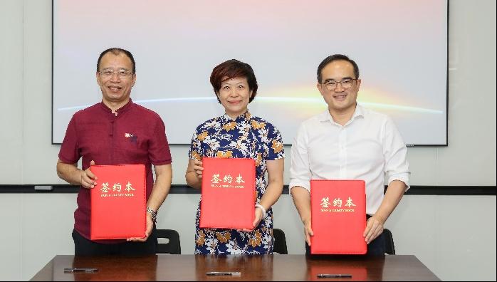 深圳华阳国际在我校成立“建筑与城市规划学院华阳奖学金”