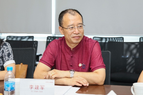 深圳华阳国际在我校成立“建筑与城市规划学院华阳奖学金”