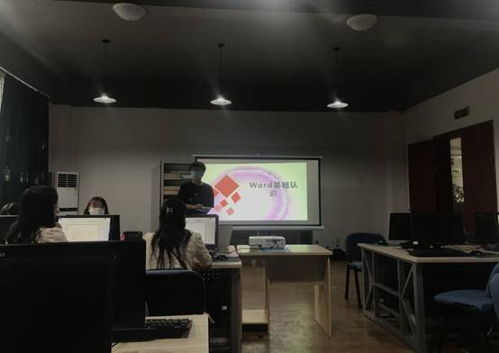 追寻新脚步实践心起航